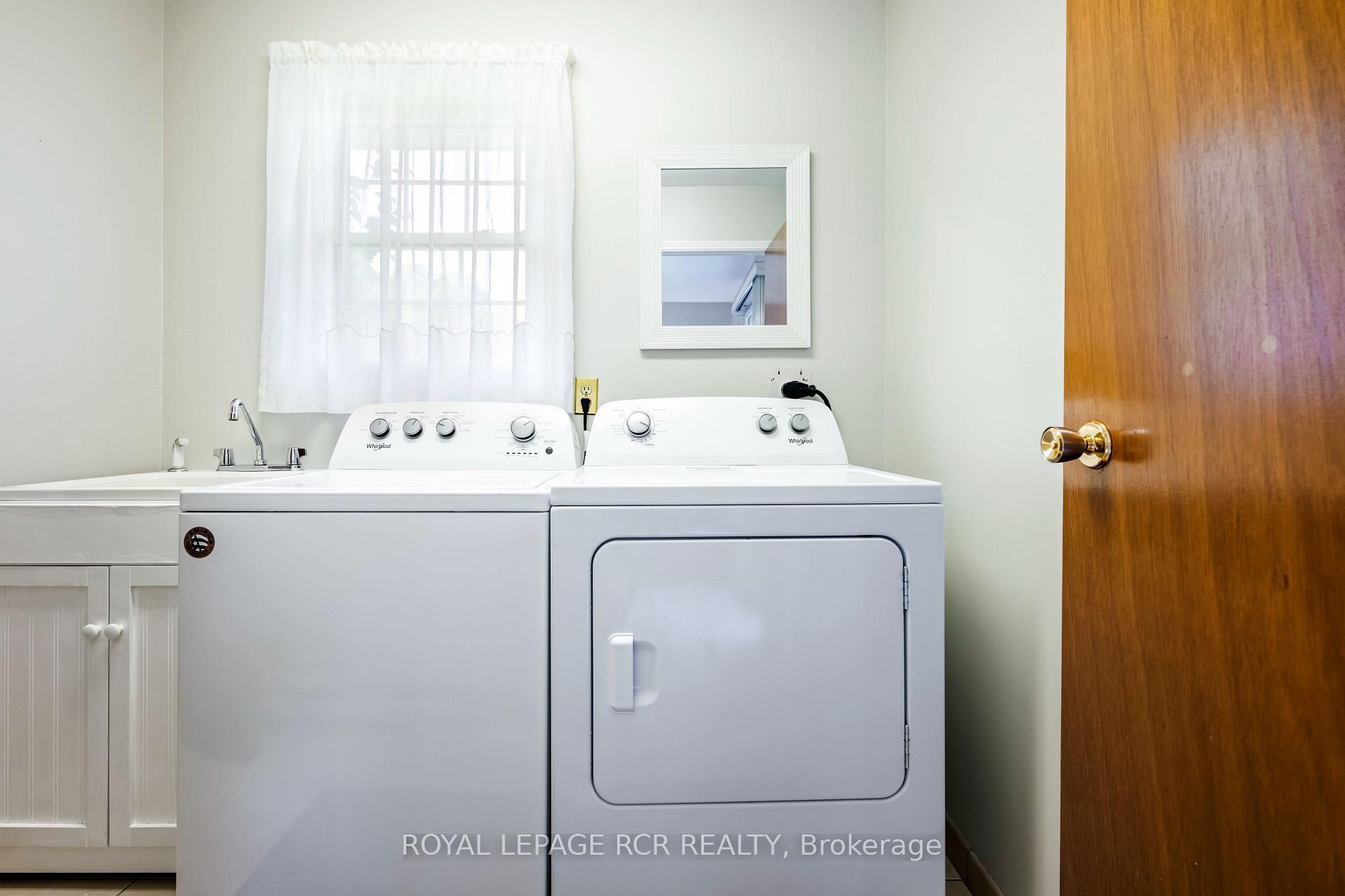 









2534


Highpoint

Side Road,
Caledon,




ON
L7K 0J1

