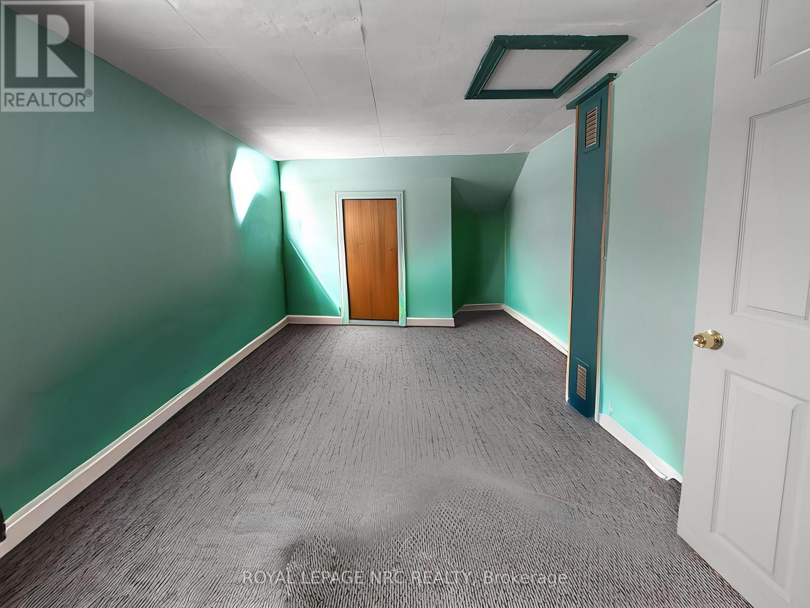 












4832 REGIONAL 20 ROAD

,
Lincoln (Escarpment),




Ontario
L0R1Y0

