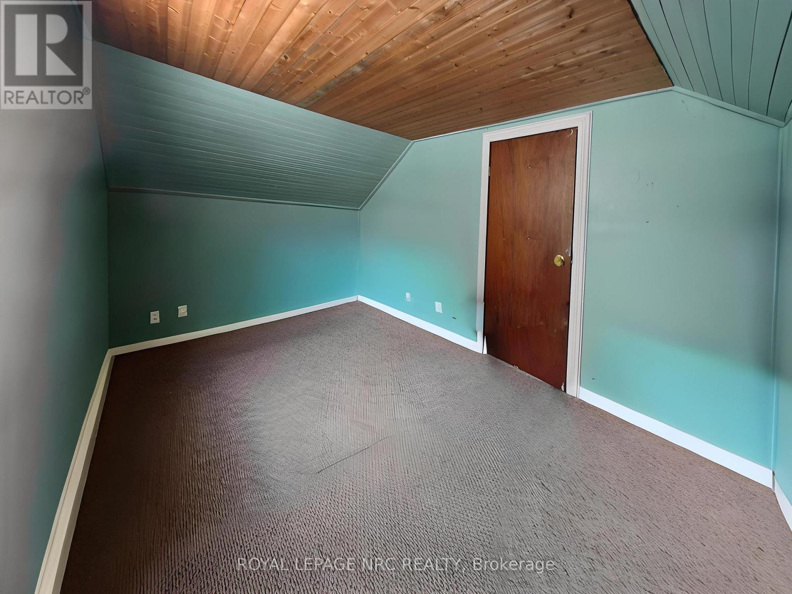 












4832 REGIONAL 20 ROAD

,
Lincoln (Escarpment),




Ontario
L0R1Y0

