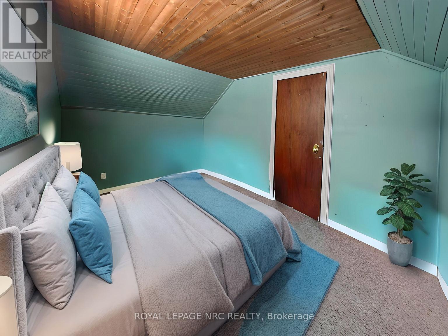 












4832 REGIONAL 20 ROAD

,
Lincoln (Escarpment),




Ontario
L0R1Y0

