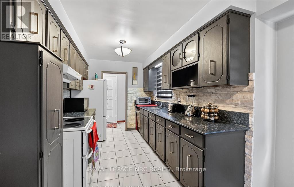 












6186 DELTA DRIVE

,
Niagara Falls,




Ontario
L2H2G8

