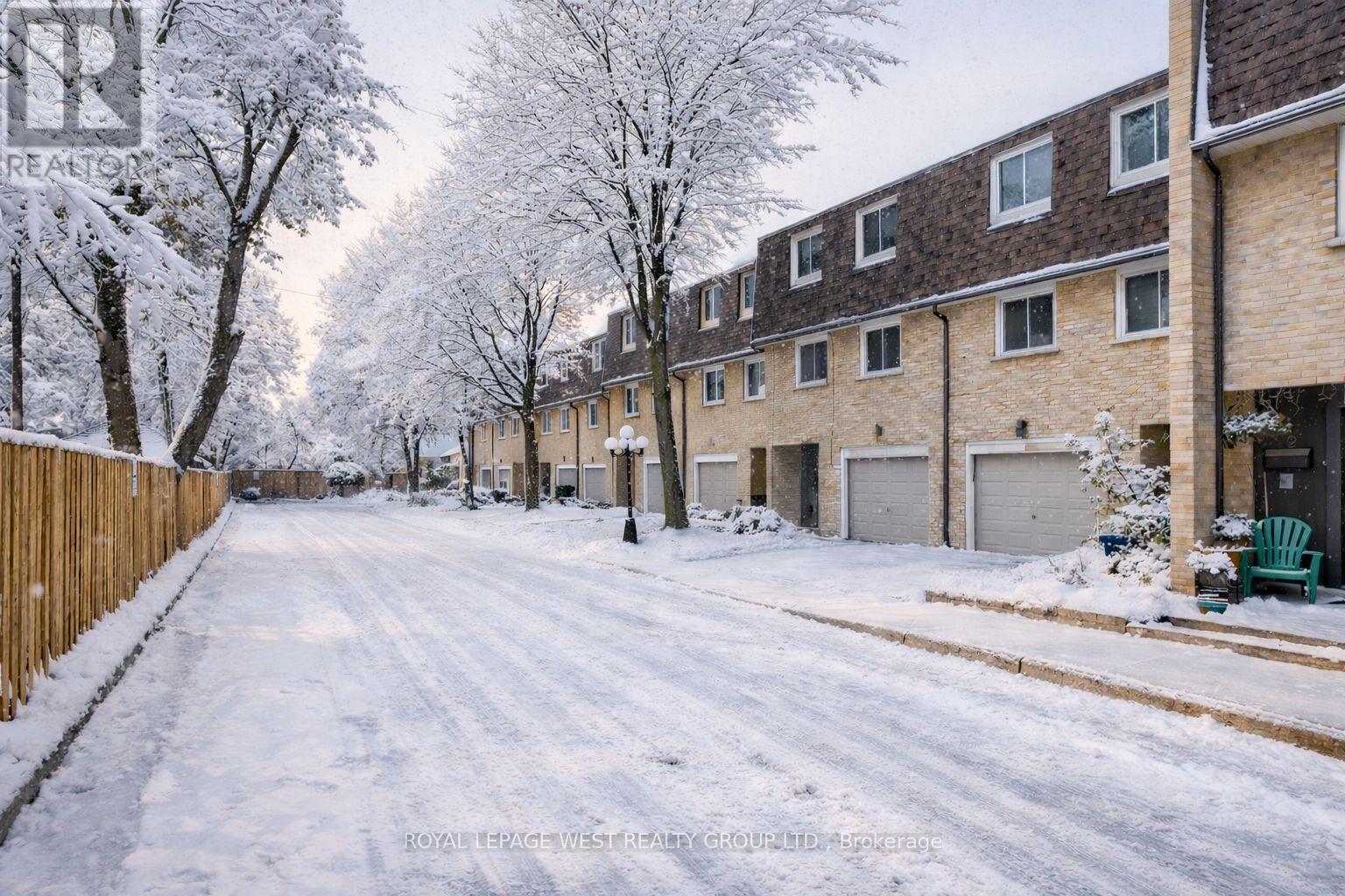 












3 - 92 TWENTY NINTH STREET

,
Toronto,




Ontario
M8W3B2

