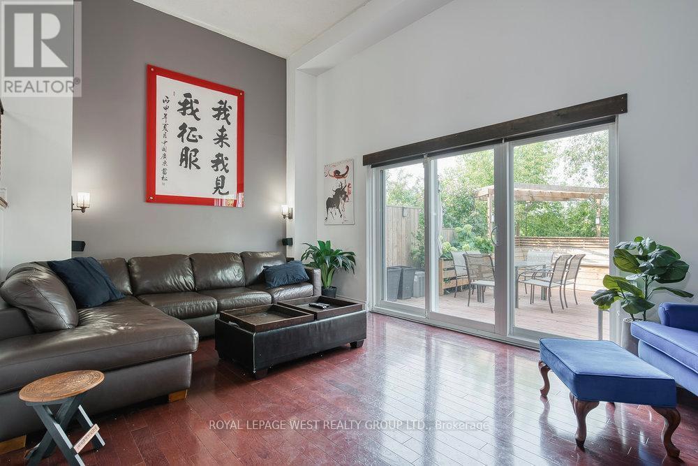 












3 - 92 TWENTY NINTH STREET

,
Toronto,




Ontario
M8W3B2

