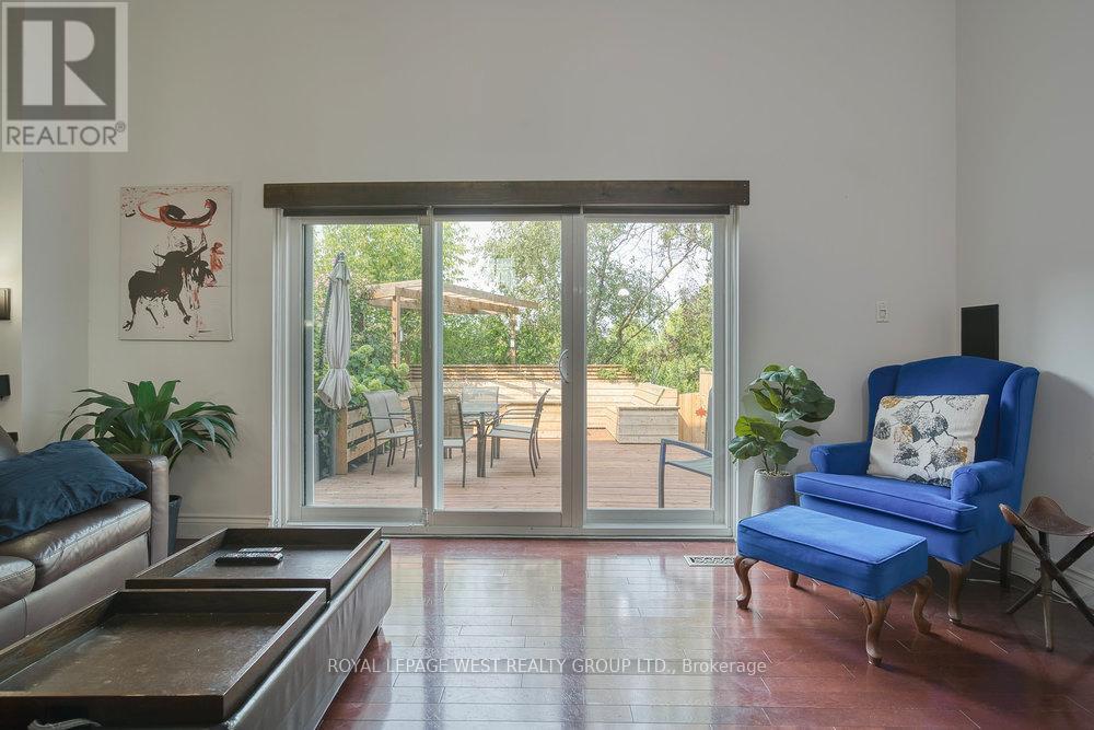 












3 - 92 TWENTY NINTH STREET

,
Toronto,




Ontario
M8W3B2

