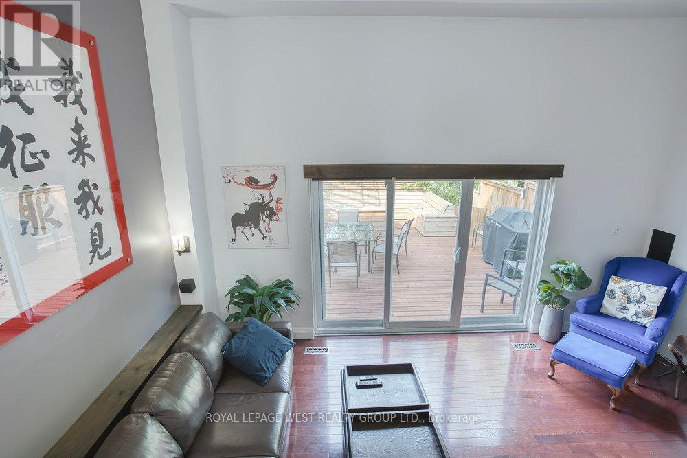 












3 - 92 TWENTY NINTH STREET

,
Toronto,




Ontario
M8W3B2

