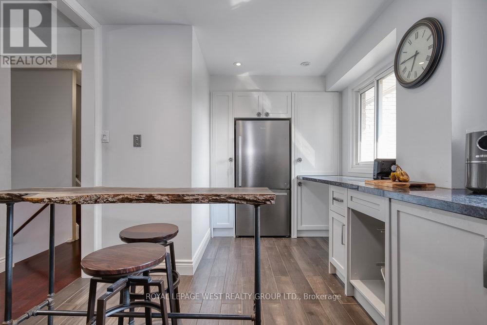 












3 - 92 TWENTY NINTH STREET

,
Toronto,




Ontario
M8W3B2

