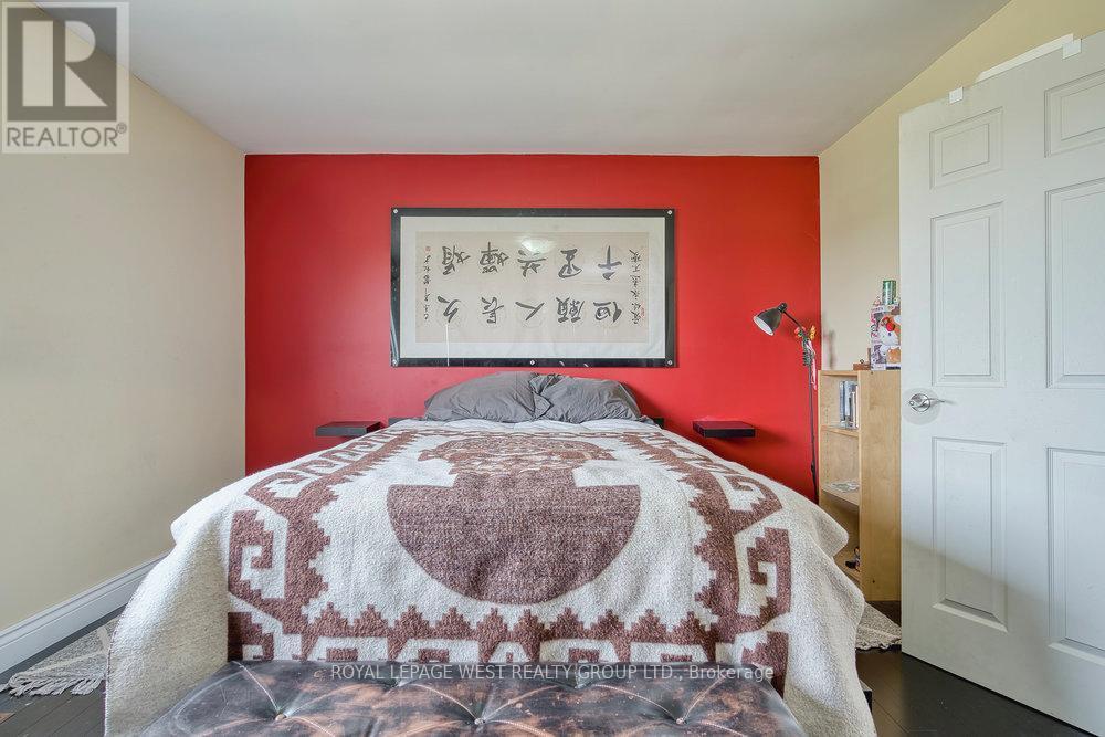 












3 - 92 TWENTY NINTH STREET

,
Toronto,




Ontario
M8W3B2

