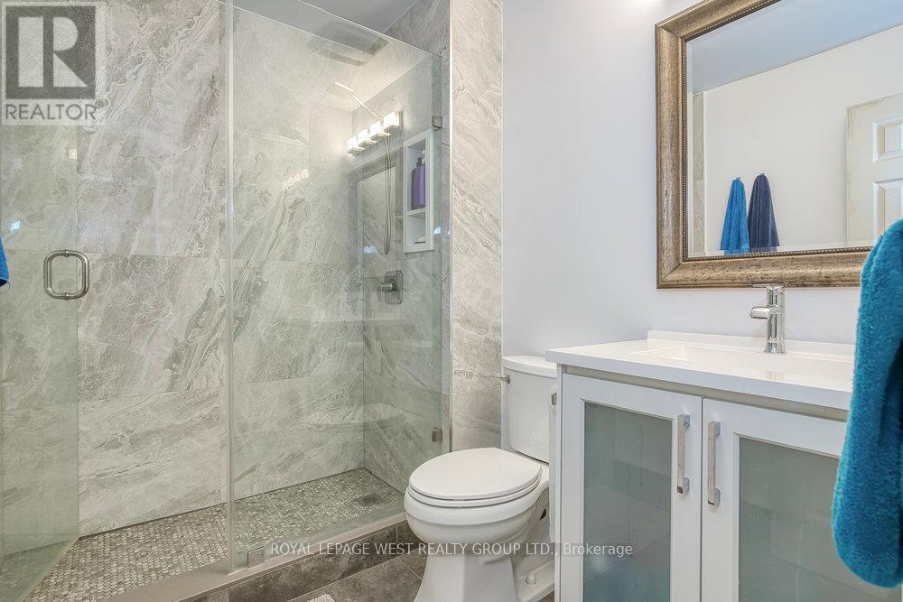 












3 - 92 TWENTY NINTH STREET

,
Toronto,




Ontario
M8W3B2

