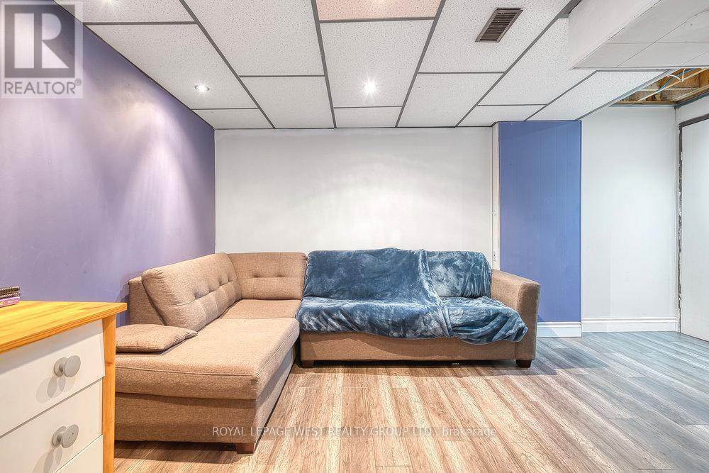 












3 - 92 TWENTY NINTH STREET

,
Toronto,




Ontario
M8W3B2

