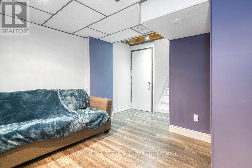 












3 - 92 TWENTY NINTH STREET

,
Toronto,




Ontario
M8W3B2

