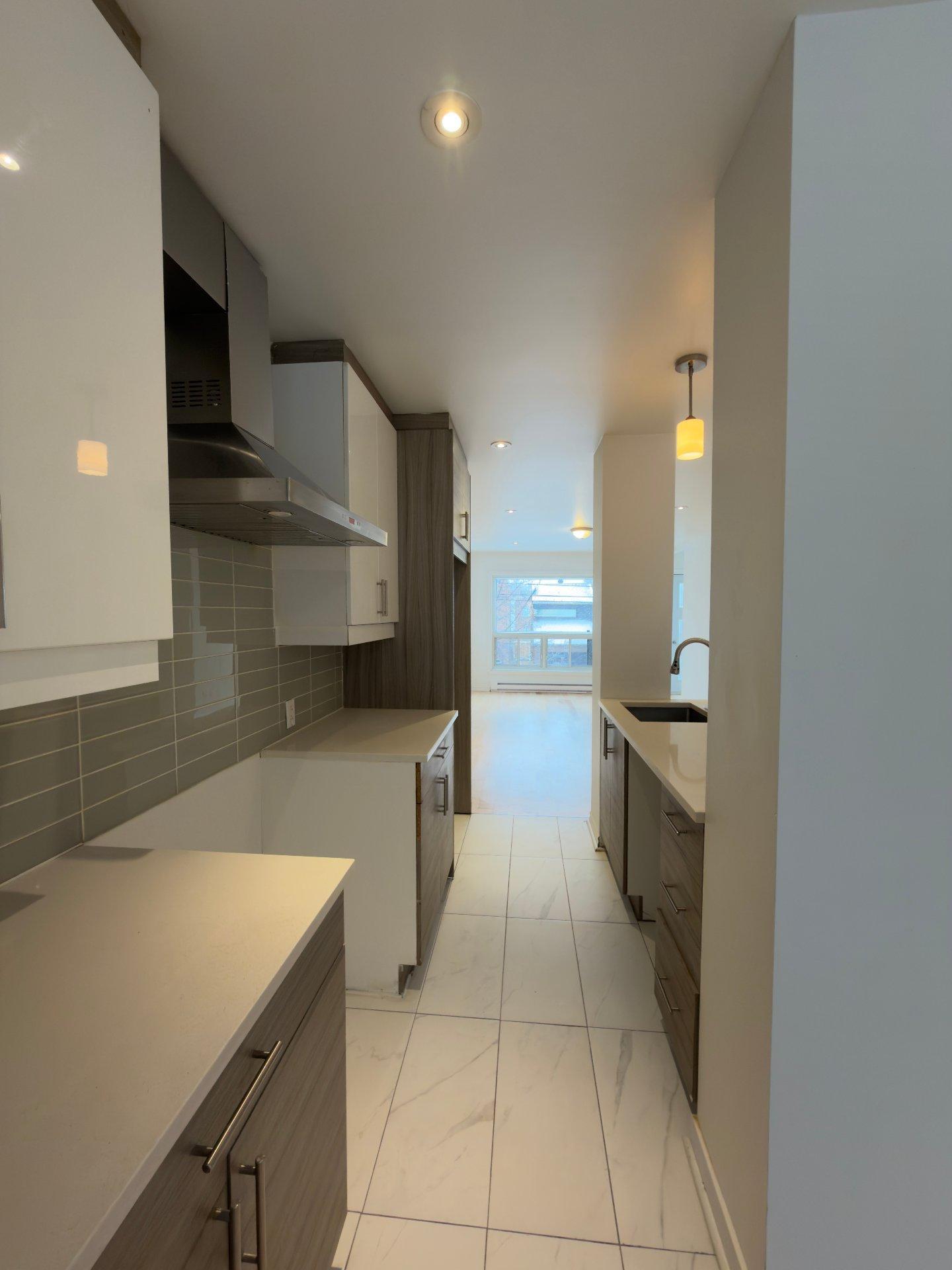 









2196


Rue Pierre-Tétreault

,
Montréal (Mercier/Hochelaga-Maisonneuve),




QC
H1L4Y7

