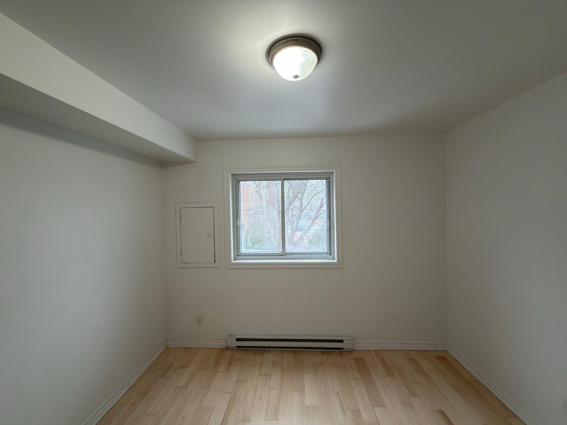 









2196


Rue Pierre-Tétreault

,
Montréal (Mercier/Hochelaga-Maisonneuve),




QC
H1L4Y7

