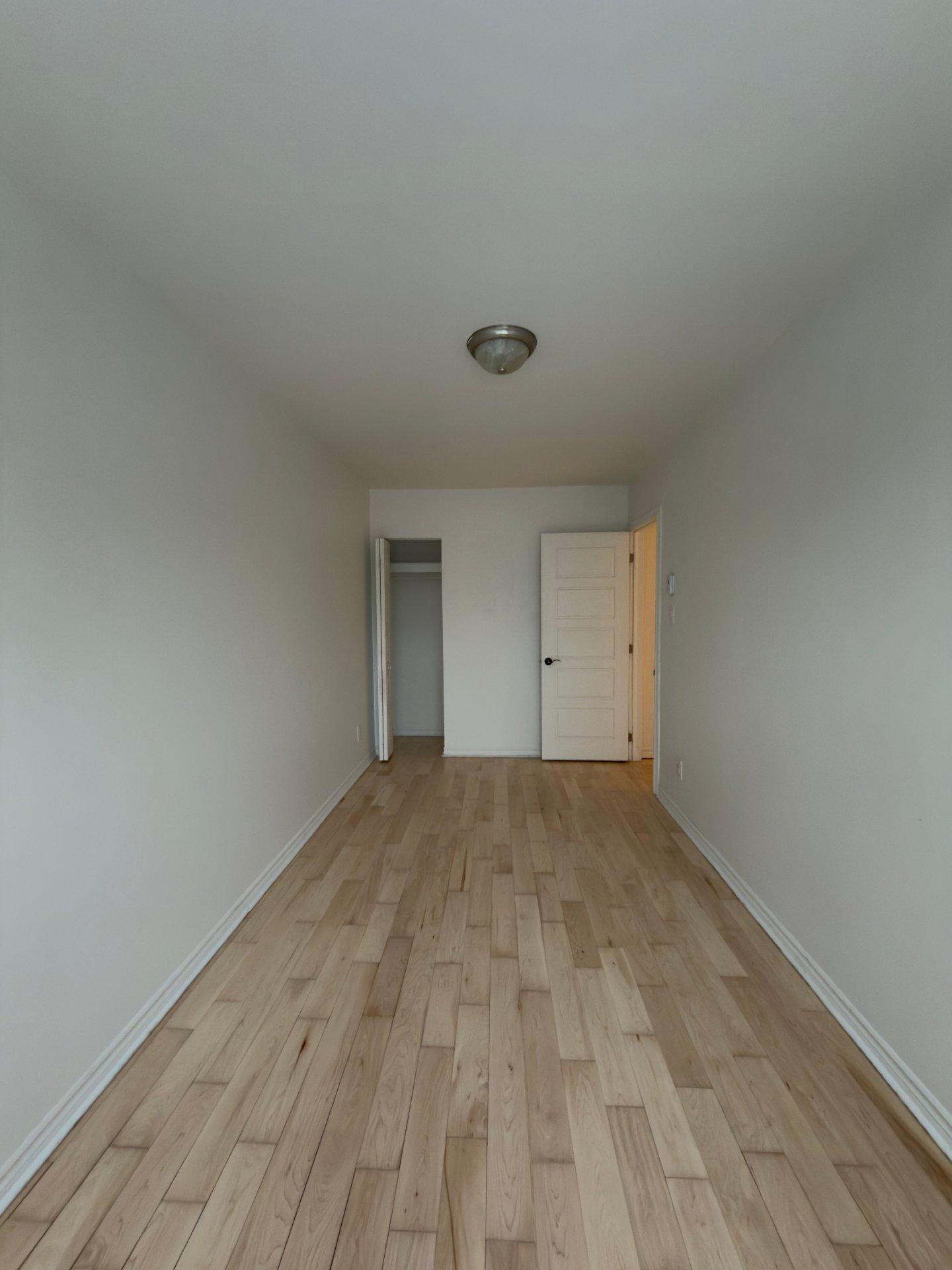 









2196


Rue Pierre-Tétreault

,
Montréal (Mercier/Hochelaga-Maisonneuve),




QC
H1L4Y7

