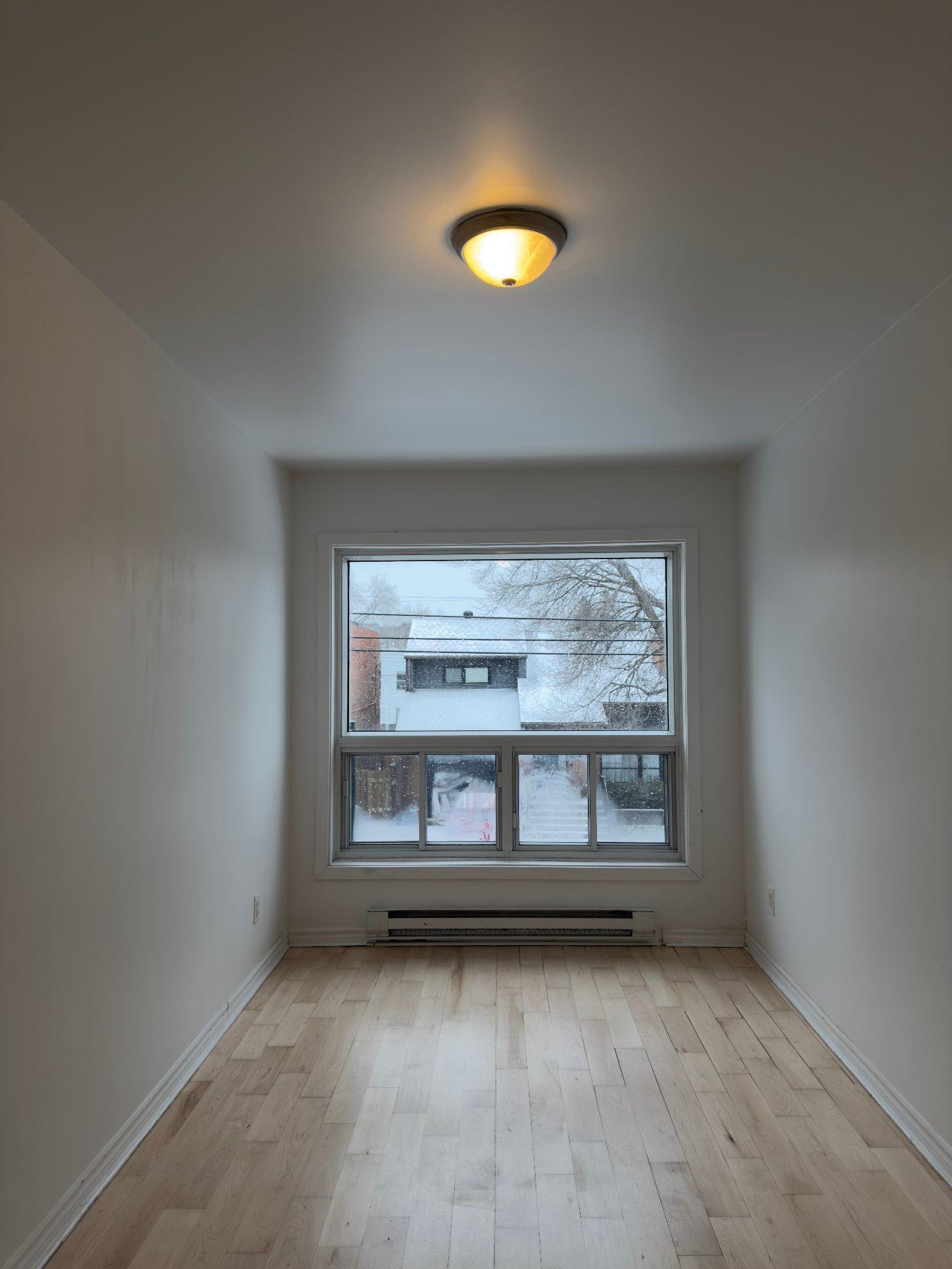 









2196


Rue Pierre-Tétreault

,
Montréal (Mercier/Hochelaga-Maisonneuve),




QC
H1L4Y7

