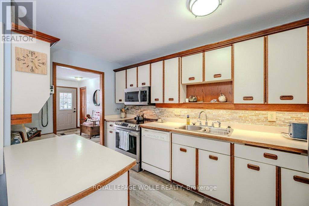 












39 BANNOCKBURN ROAD

,
Kitchener,




Ontario
N2R1M1

