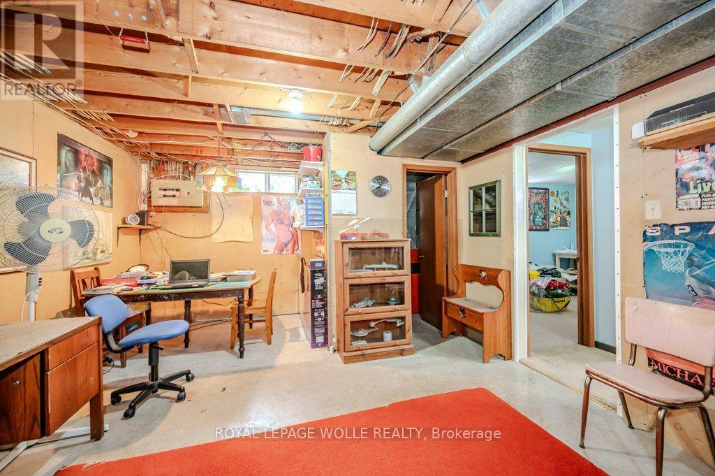 












39 BANNOCKBURN ROAD

,
Kitchener,




Ontario
N2R1M1

