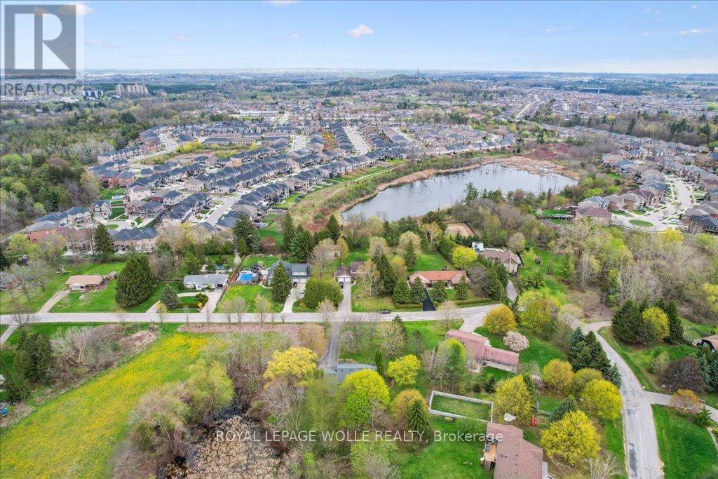 












39 BANNOCKBURN ROAD

,
Kitchener,




Ontario
N2R1M1

