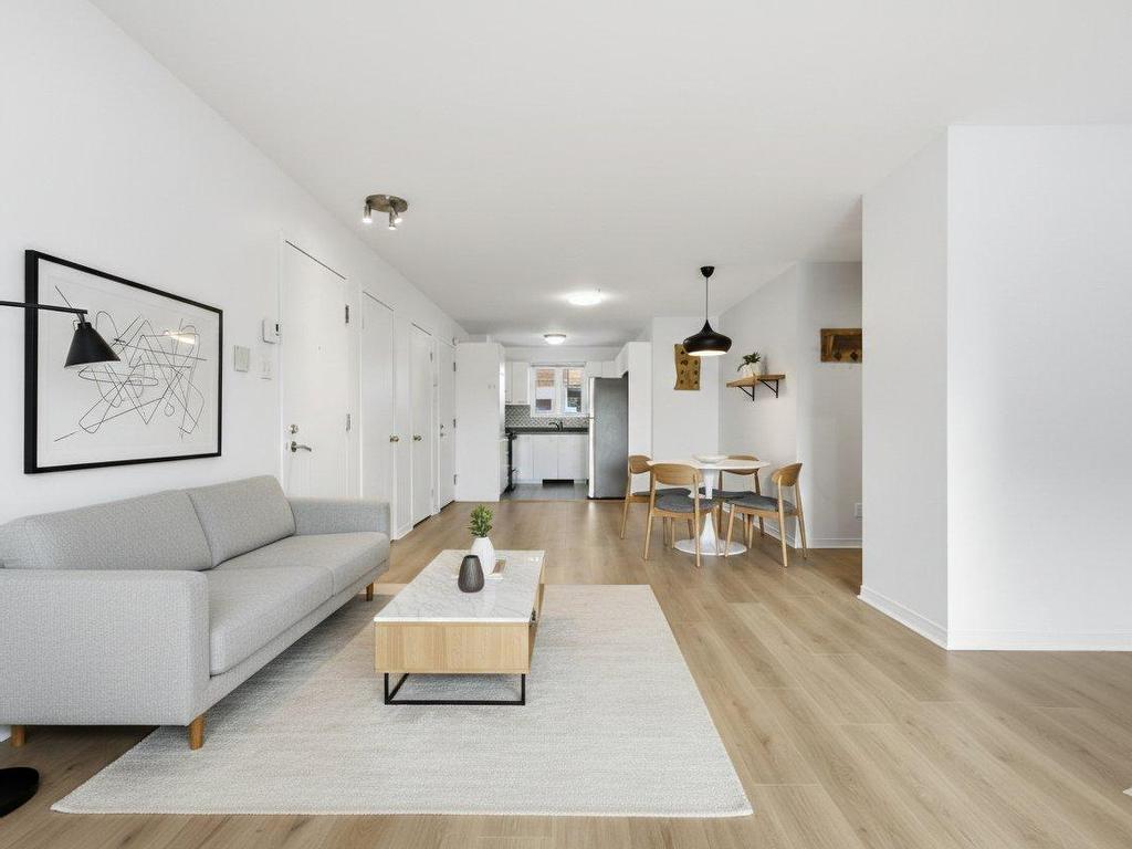 









2370


Rue Henri-Cyr

, 102,
Saint-Hubert (Longueuil),




QC
J3Y8G8

