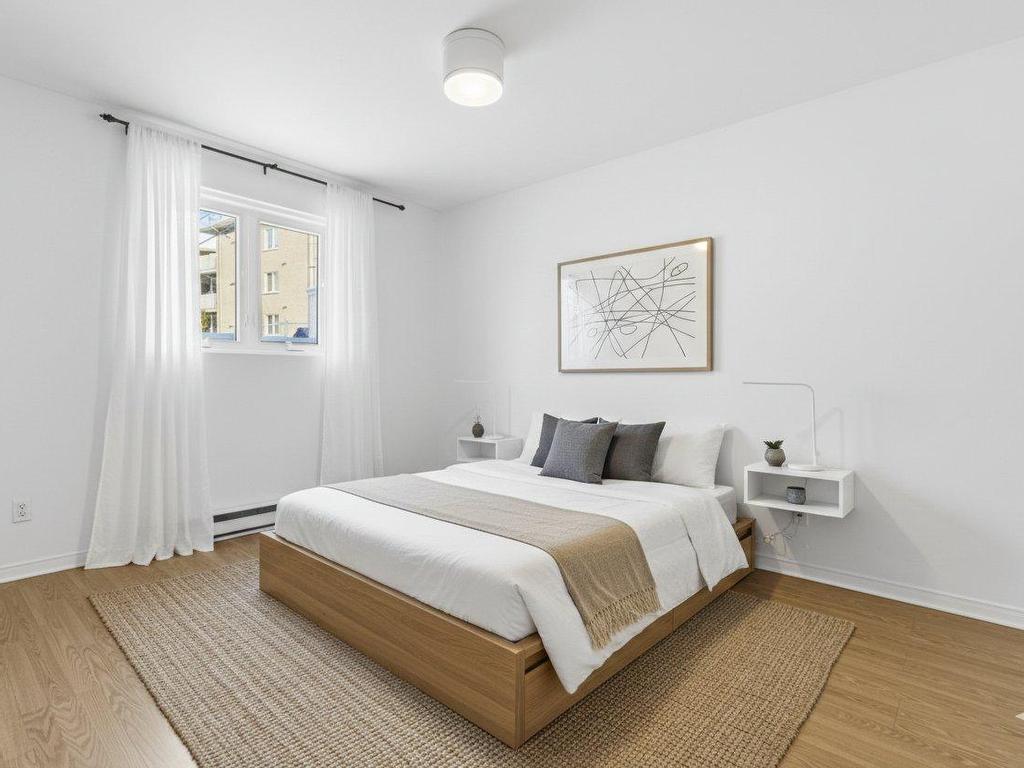 









2370


Rue Henri-Cyr

, 102,
Saint-Hubert (Longueuil),




QC
J3Y8G8

