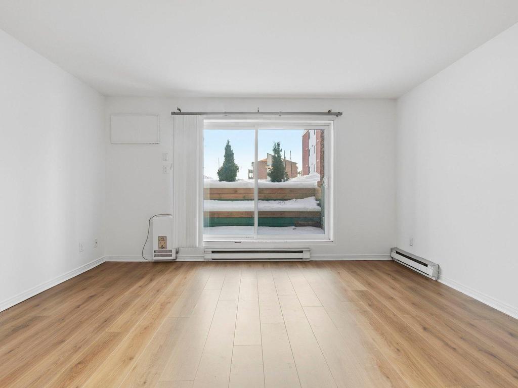 









2370


Rue Henri-Cyr

, 102,
Saint-Hubert (Longueuil),




QC
J3Y8G8

