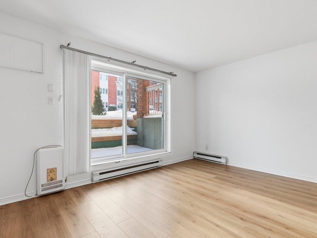 









2370


Rue Henri-Cyr

, 102,
Saint-Hubert (Longueuil),




QC
J3Y8G8

