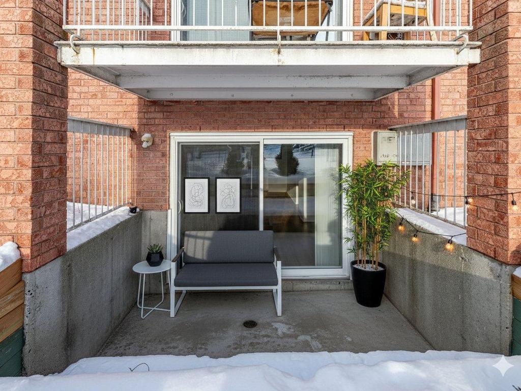 









2370


Rue Henri-Cyr

, 102,
Saint-Hubert (Longueuil),




QC
J3Y8G8

