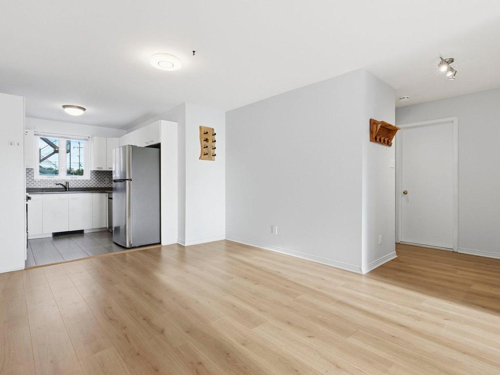 









2370


Rue Henri-Cyr

, 102,
Saint-Hubert (Longueuil),




QC
J3Y8G8

