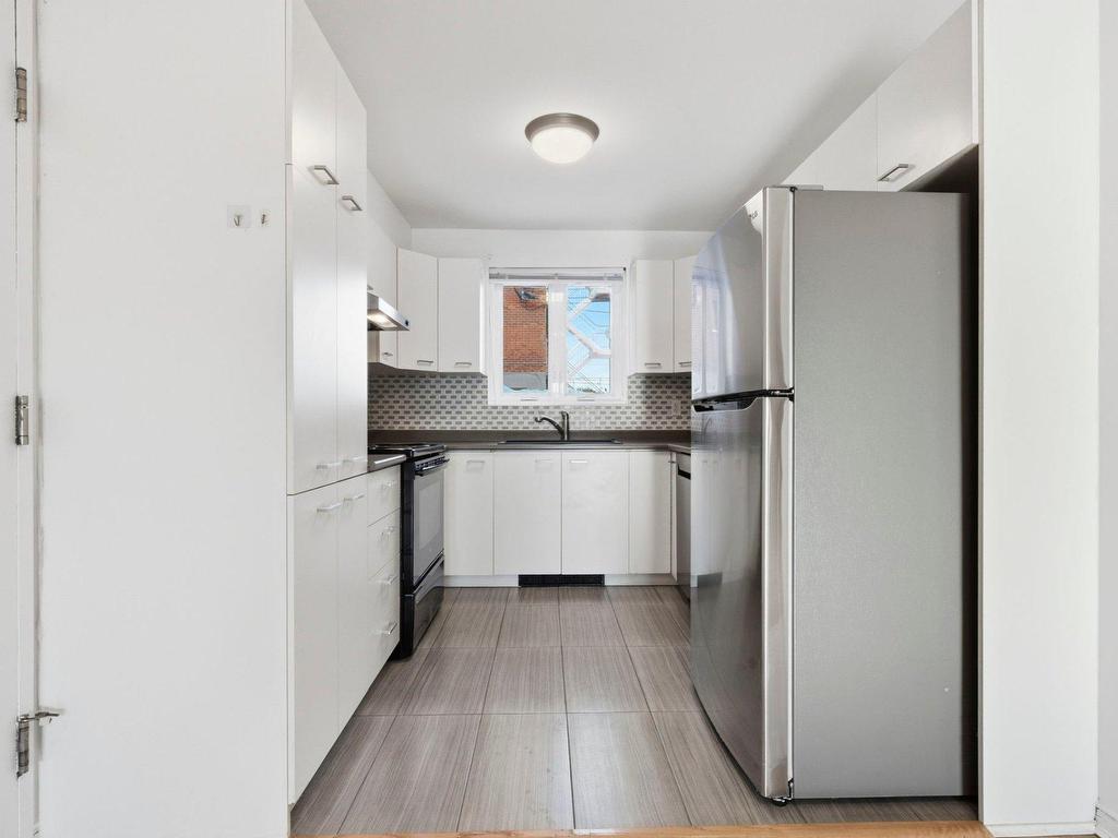 









2370


Rue Henri-Cyr

, 102,
Saint-Hubert (Longueuil),




QC
J3Y8G8

