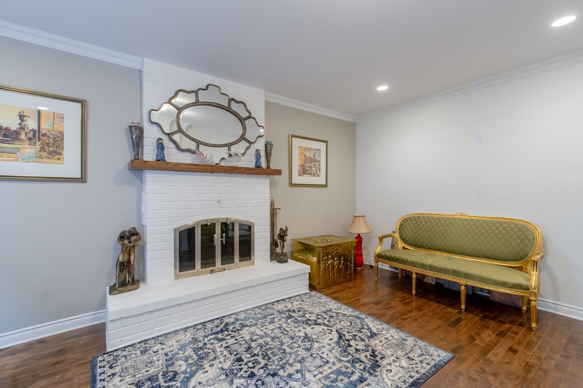 









990


Rue Renoir

,
Brossard,




QC
J4X2G9

