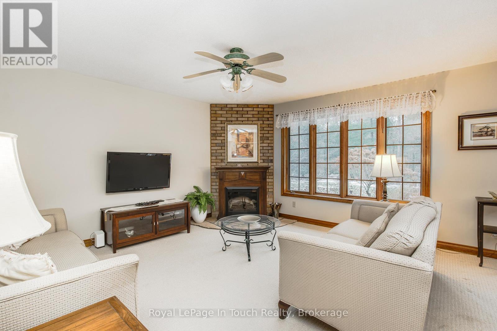 












29 MARY JANE ROAD

,
Tiny (Wyevale),




Ontario
L0L2T0

