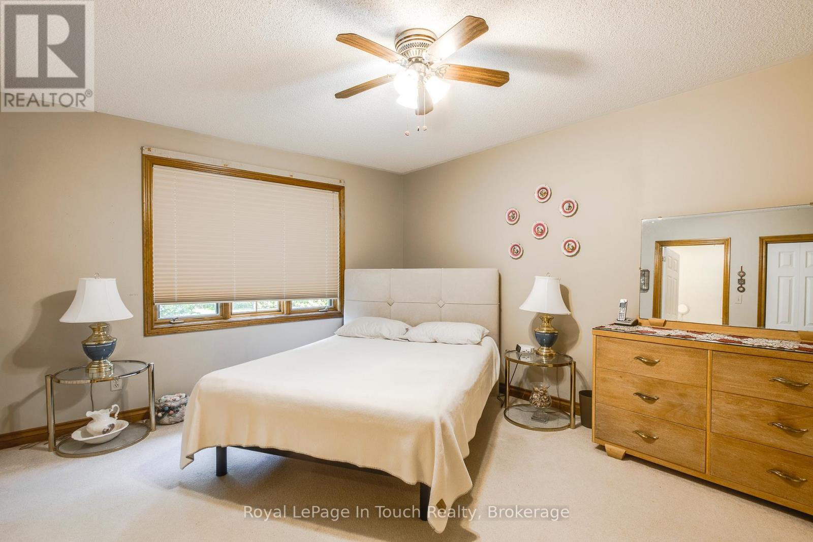 












29 MARY JANE ROAD

,
Tiny (Wyevale),




Ontario
L0L2T0

