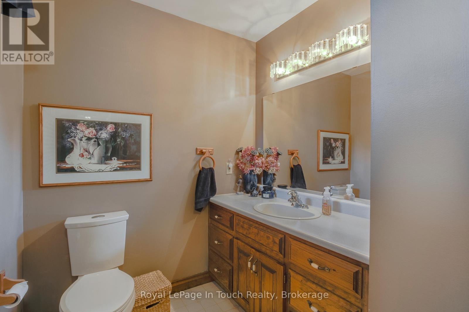 












29 MARY JANE ROAD

,
Tiny (Wyevale),




Ontario
L0L2T0

