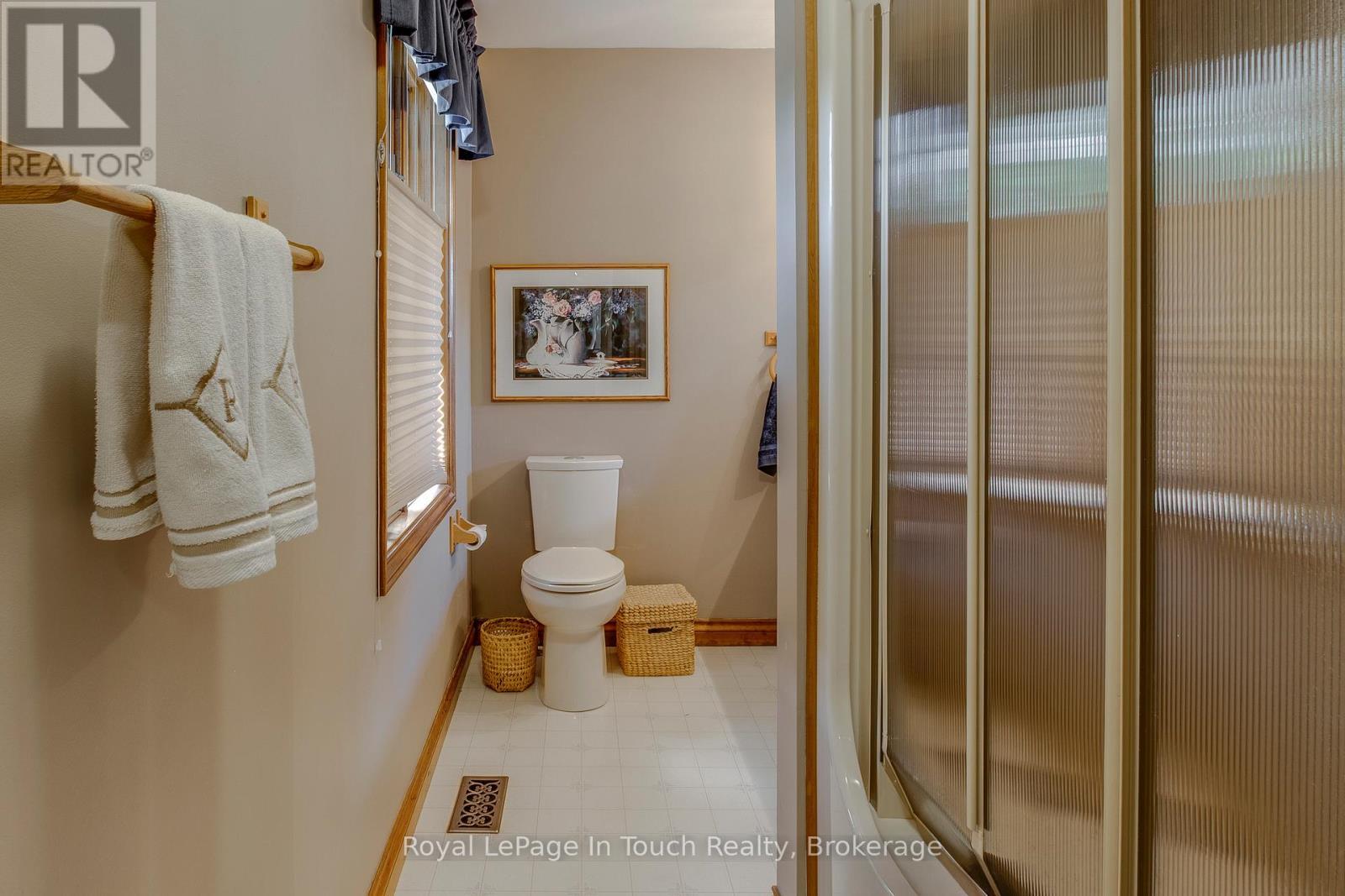 












29 MARY JANE ROAD

,
Tiny (Wyevale),




Ontario
L0L2T0

