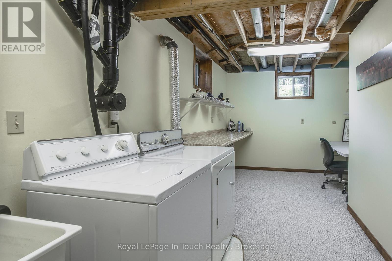 












29 MARY JANE ROAD

,
Tiny (Wyevale),




Ontario
L0L2T0

