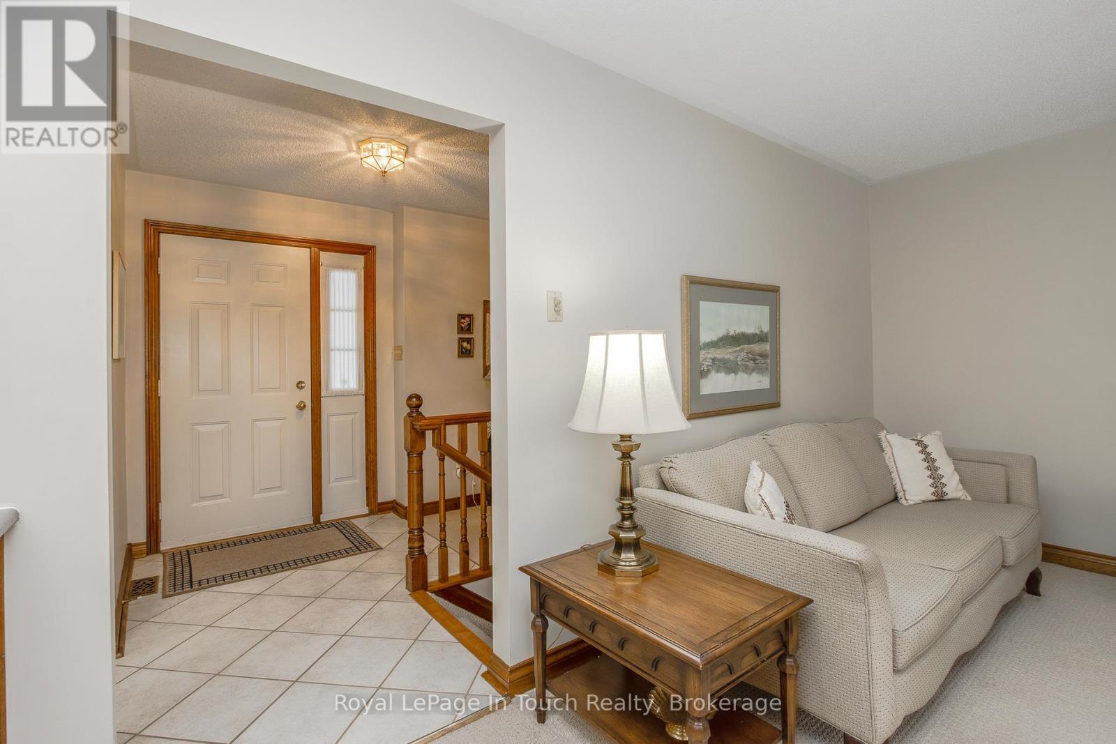 












29 MARY JANE ROAD

,
Tiny (Wyevale),




Ontario
L0L2T0

