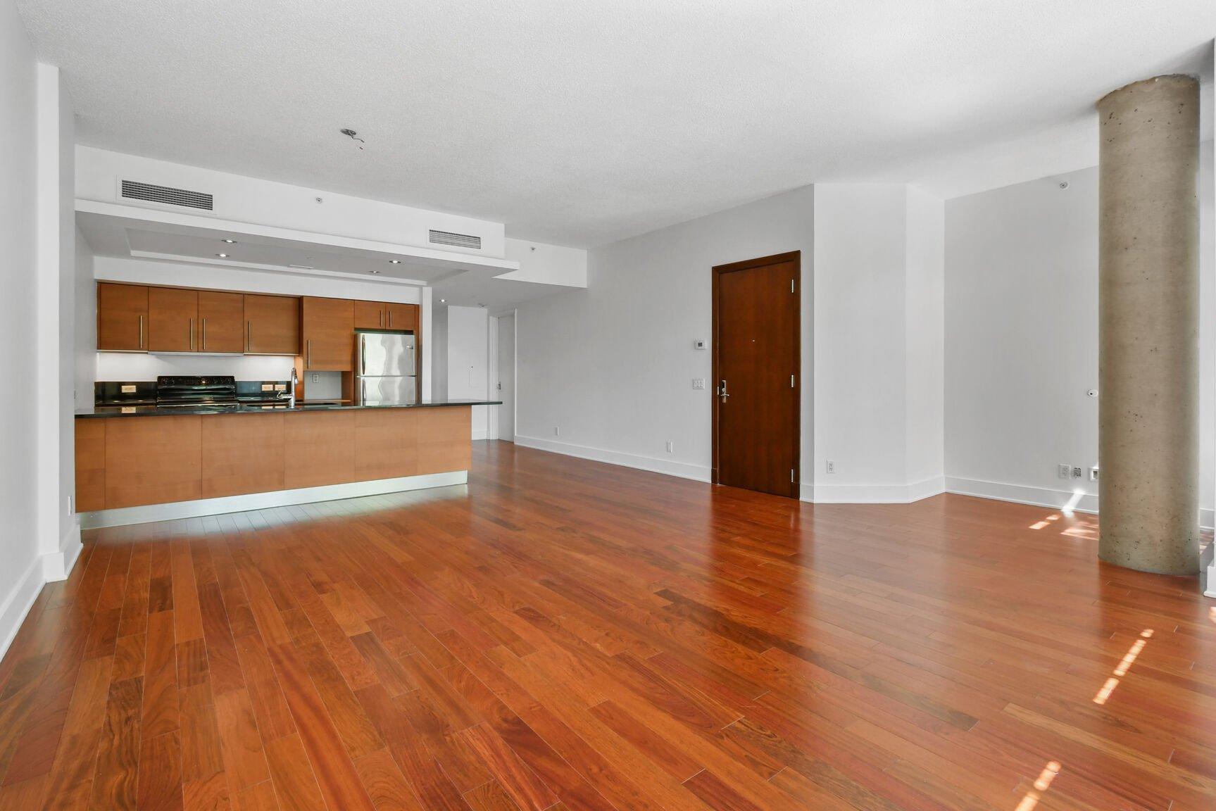 









3419


Av. Henri-Julien

, P1-302,
Montréal (Le Plateau-Mont-Royal),




QC
H2X3H3

