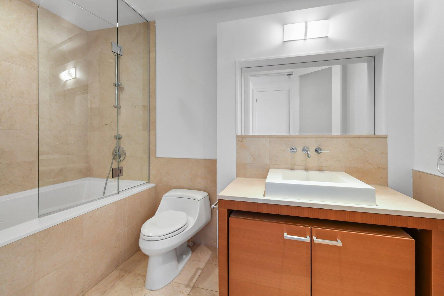 









3419


Av. Henri-Julien

, P1-302,
Montréal (Le Plateau-Mont-Royal),




QC
H2X3H3

