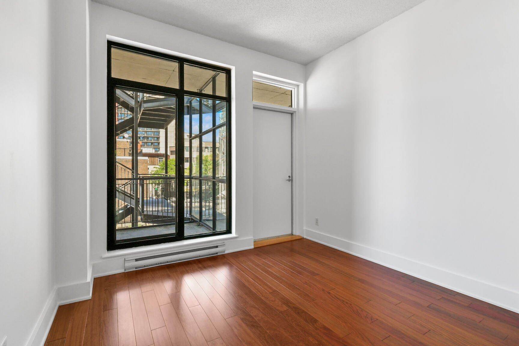 









3419


Av. Henri-Julien

, P1-302,
Montréal (Le Plateau-Mont-Royal),




QC
H2X3H3

