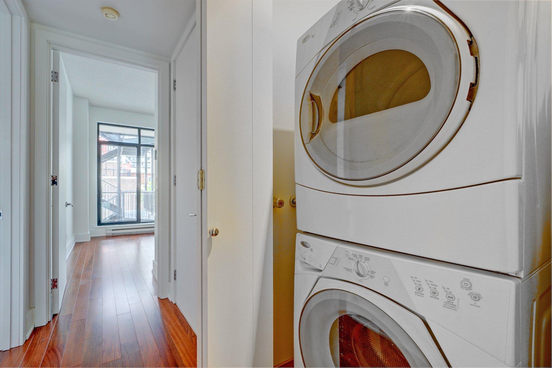 









3419


Av. Henri-Julien

, P1-302,
Montréal (Le Plateau-Mont-Royal),




QC
H2X3H3

