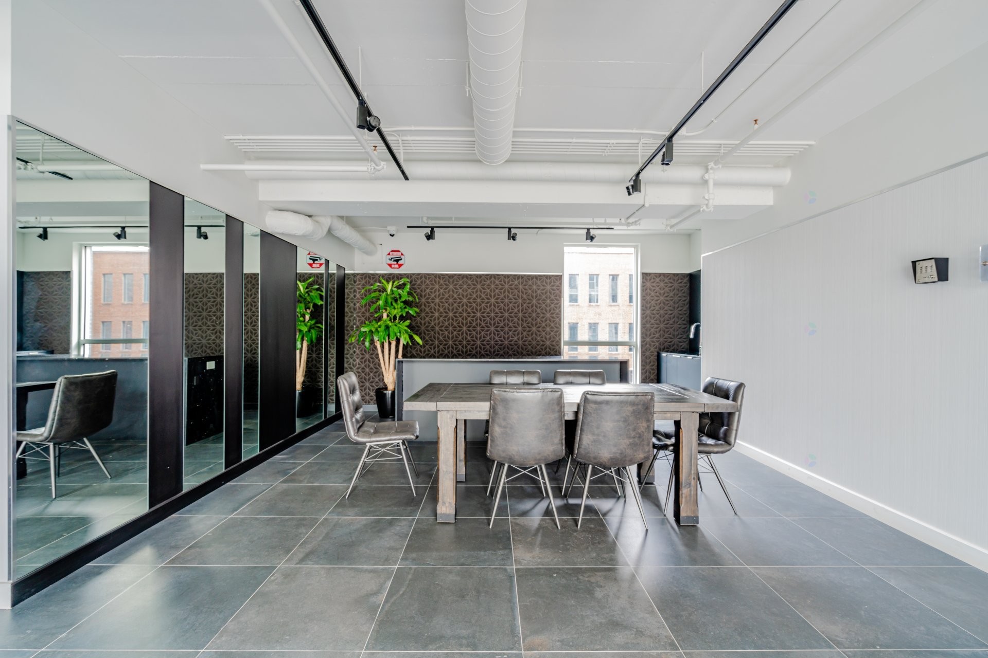 









1211


Rue Drummond

, 405,
Montréal (Ville-Marie),




QC
H3G0B6

