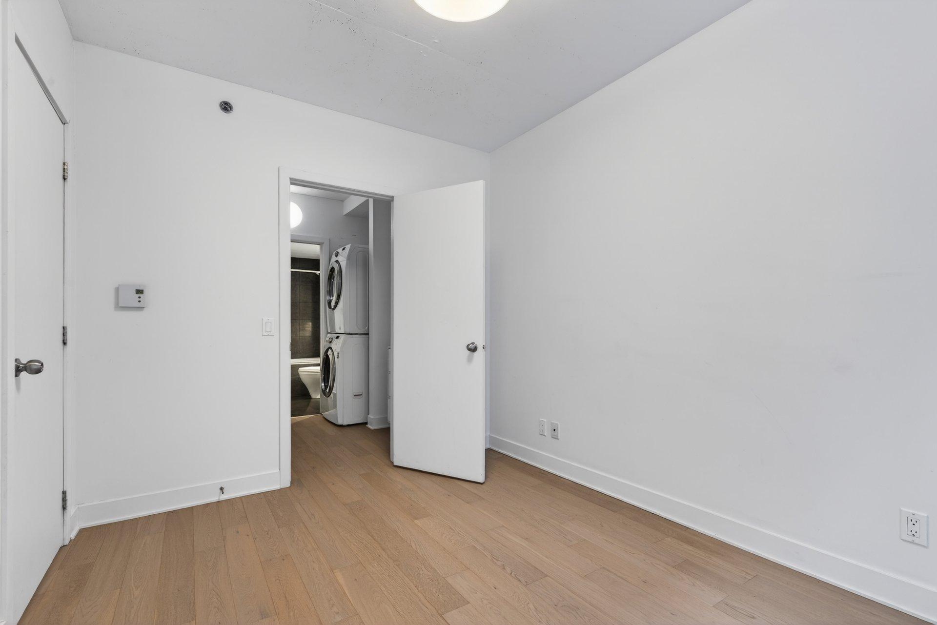 









1414


Rue Chomedey

, 310,
Montréal (Ville-Marie),




QC
H3H0A2

