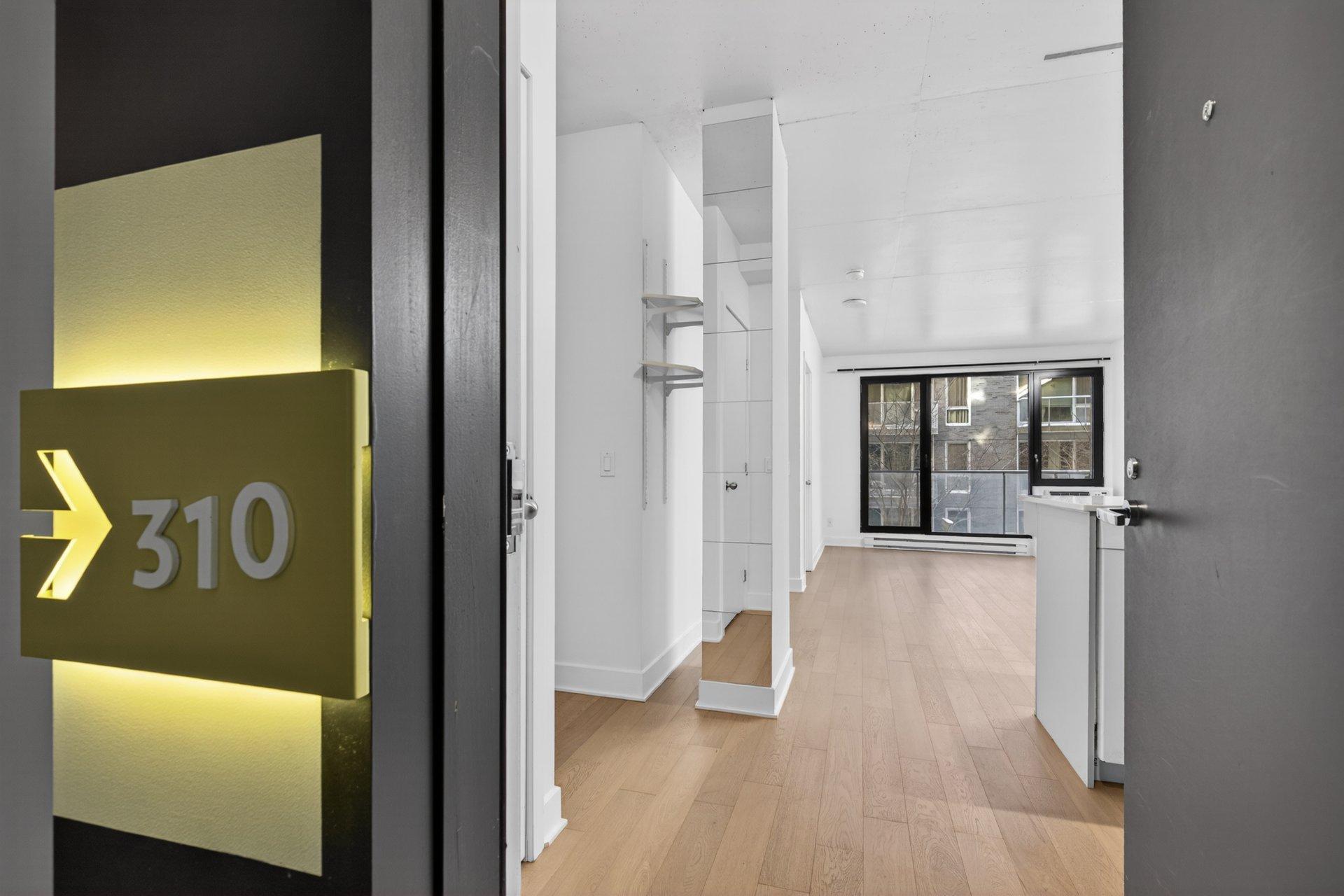 









1414


Rue Chomedey

, 310,
Montréal (Ville-Marie),




QC
H3H0A2

