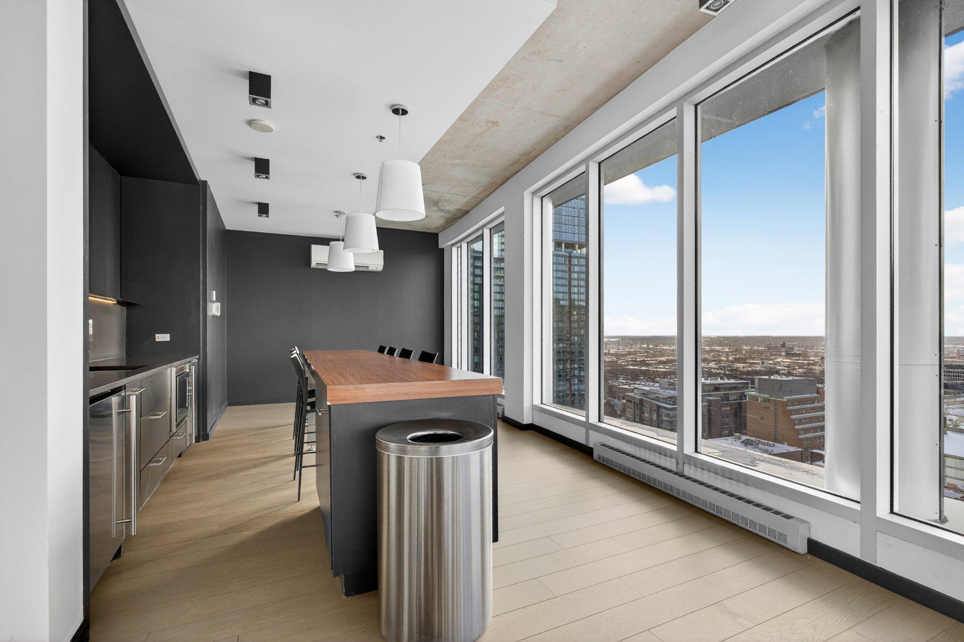 









1414


Rue Chomedey

, 310,
Montréal (Ville-Marie),




QC
H3H0A2

