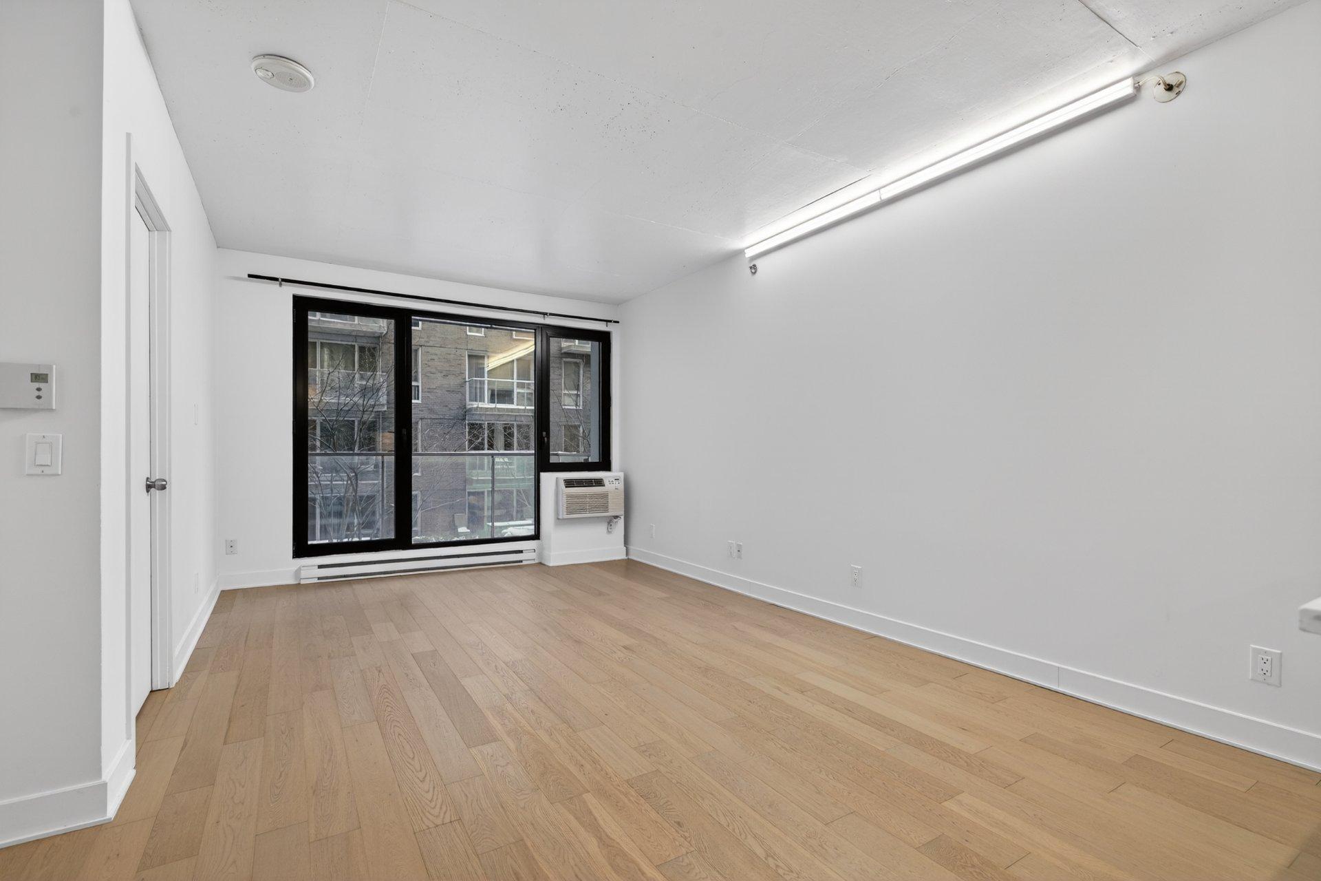 









1414


Rue Chomedey

, 310,
Montréal (Ville-Marie),




QC
H3H0A2

