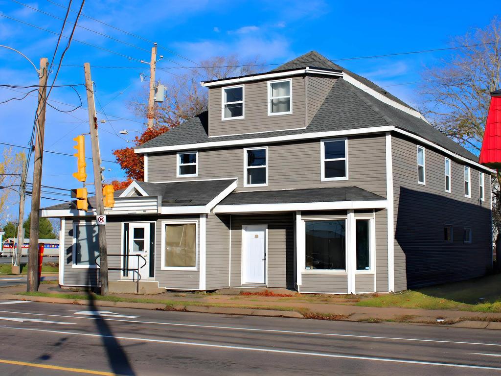 












1 Queen Street

,
Truro,




NS
B2N 2A7

