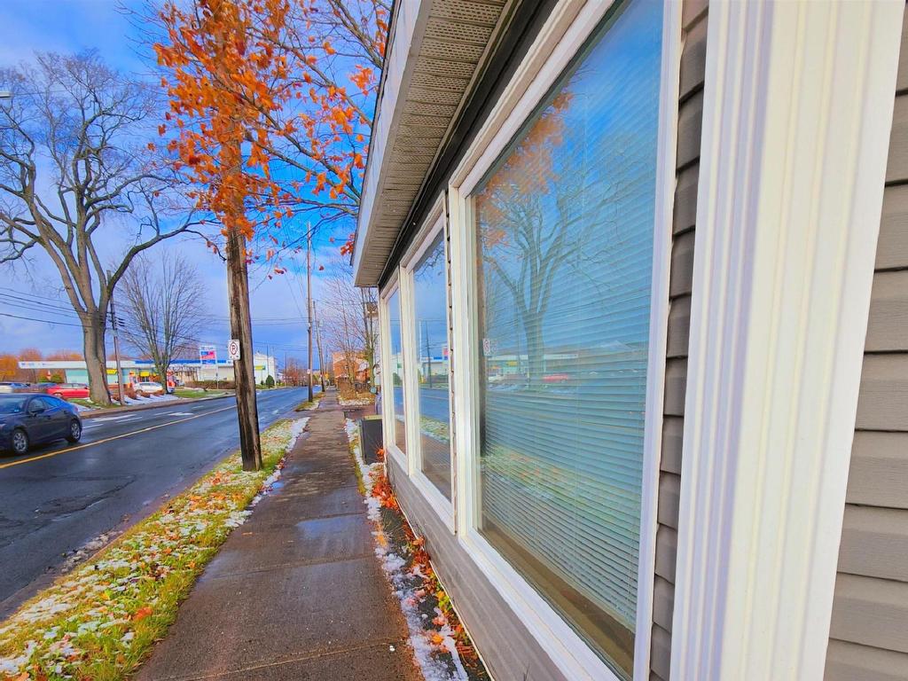 












1 Queen Street

,
Truro,




NS
B2N 2A7

