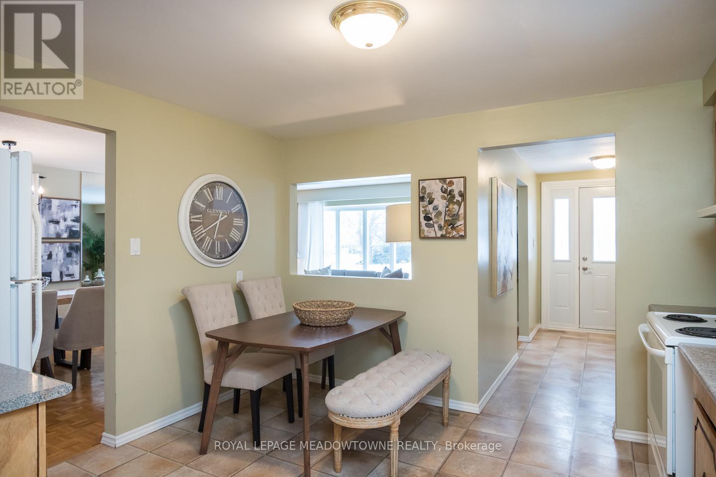 












65 LORNE SCOTS DRIVE

,
Milton,




Ontario
L9T2Z2

