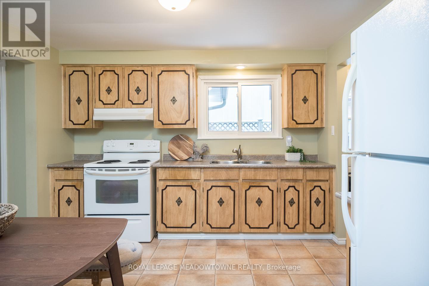 












65 LORNE SCOTS DRIVE

,
Milton,




Ontario
L9T2Z2

