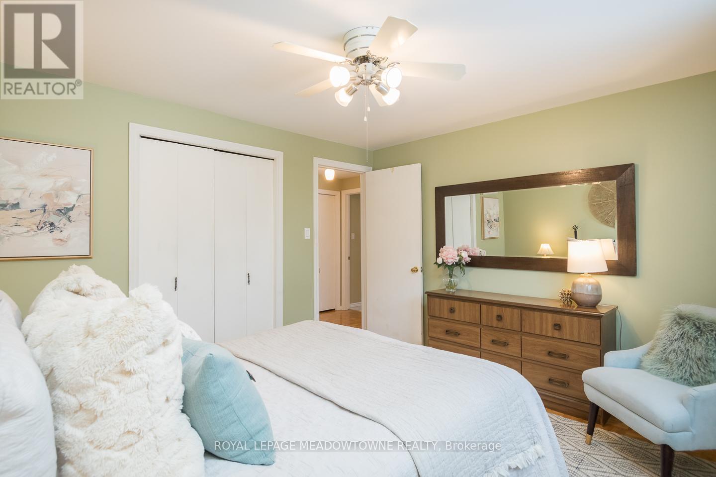 












65 LORNE SCOTS DRIVE

,
Milton,




Ontario
L9T2Z2

