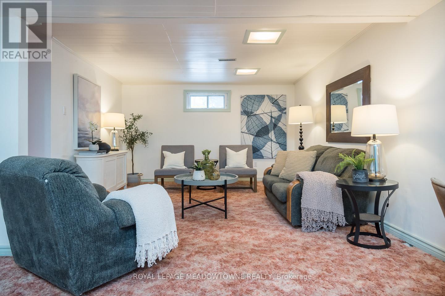 












65 LORNE SCOTS DRIVE

,
Milton,




Ontario
L9T2Z2

